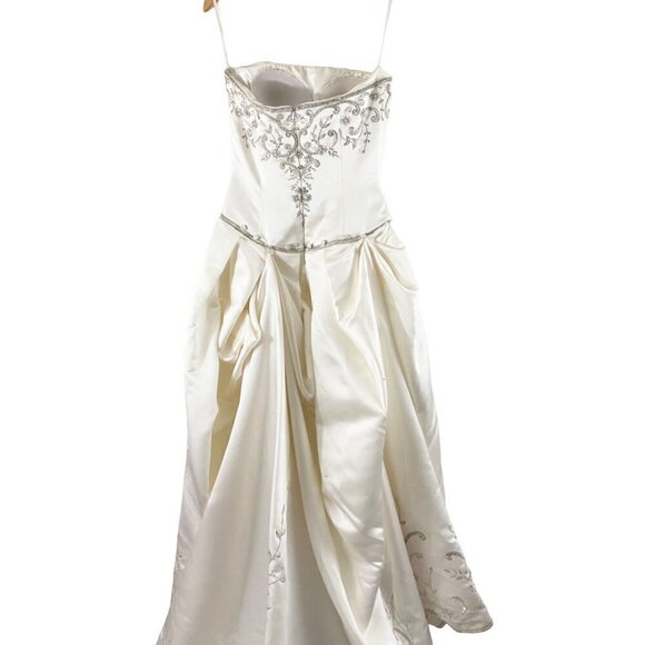 Casablanca Bridal Strapless Embroidered Satin Wedding Dress - Medium - Picture 5 of 15